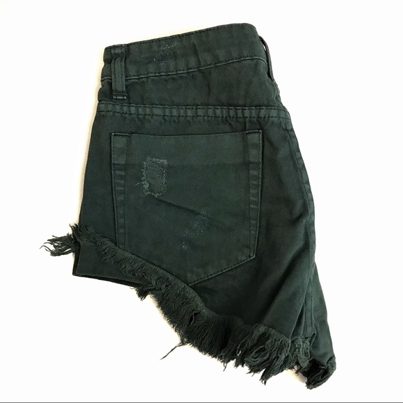 🆕Emerald Frayed Shorts - Picture 5 of 7